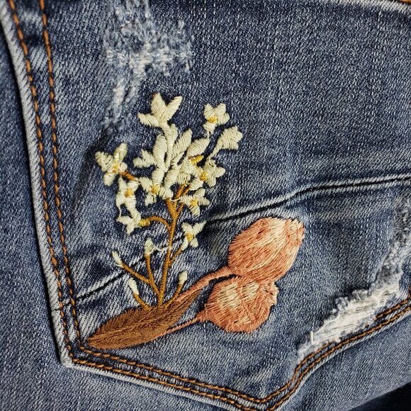 Driftwood Sundance Audrey Embroidered Jeans Raw Hem Distressed Boho size 26 - Picture 13 of 15